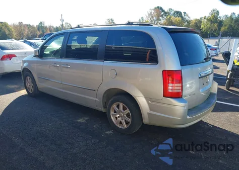2009 Chrysler Town & Country Touring from USA, damaged, VIN 2A8HR54189R592283